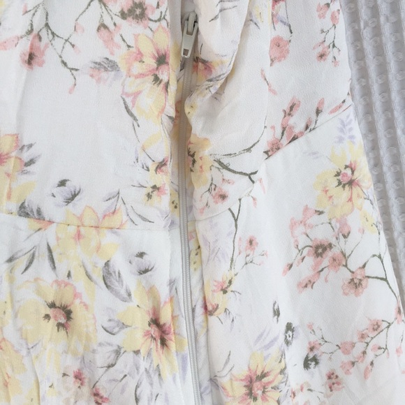 Target | Lace-Up Back Wrap Dress - Floral Print - Picture 4 of 8